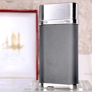 CARTIER - SANTOS DE CARTIER LIGHTER EXCELLENT CONDITION BEAUTIFUL W/ BOX